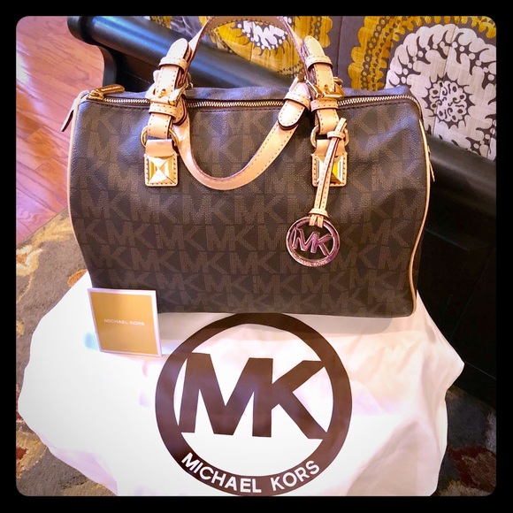 Michael Kors Handbags - Michael Kors Large Doctor Bag Satchel in EUC